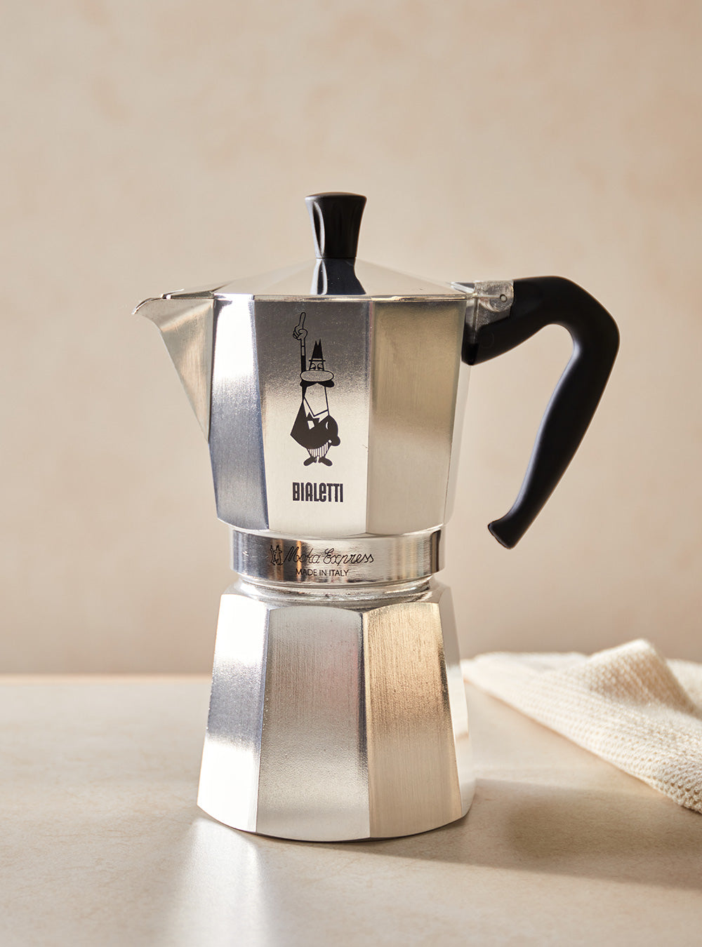 Cafeteira Italiana Bialetti Nuova Moka Express Prata 300ml