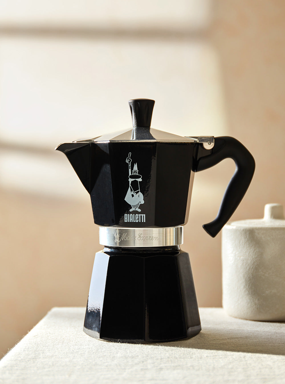 Cafeteira Italiana Moka Express Bialetti Preta 150ml