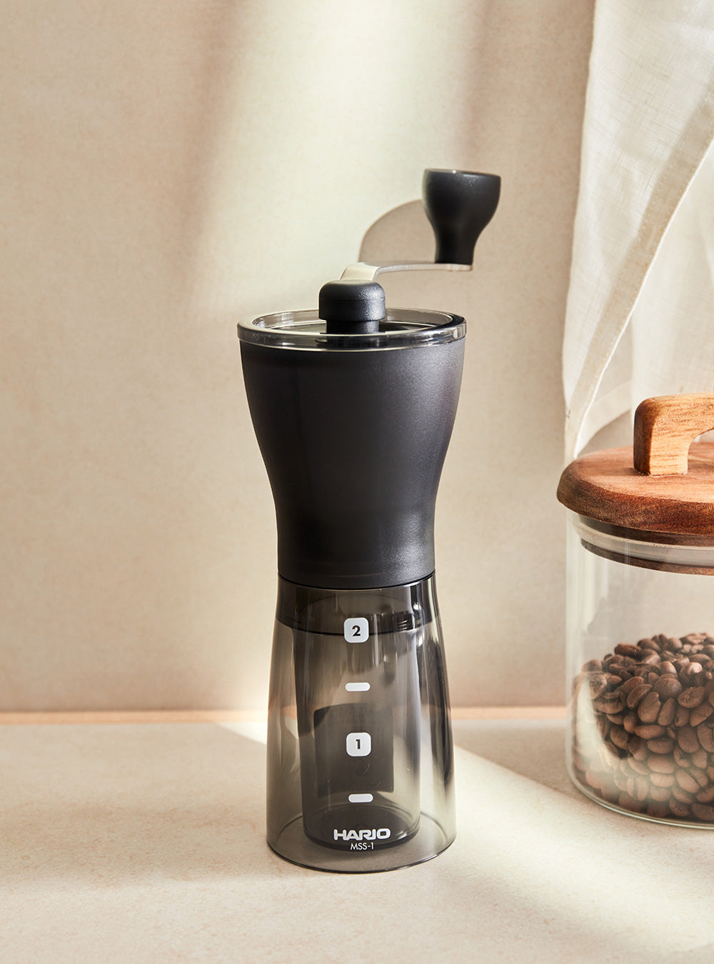 Moedor de Café Manual Hario Mini Slim Plus – Fumé