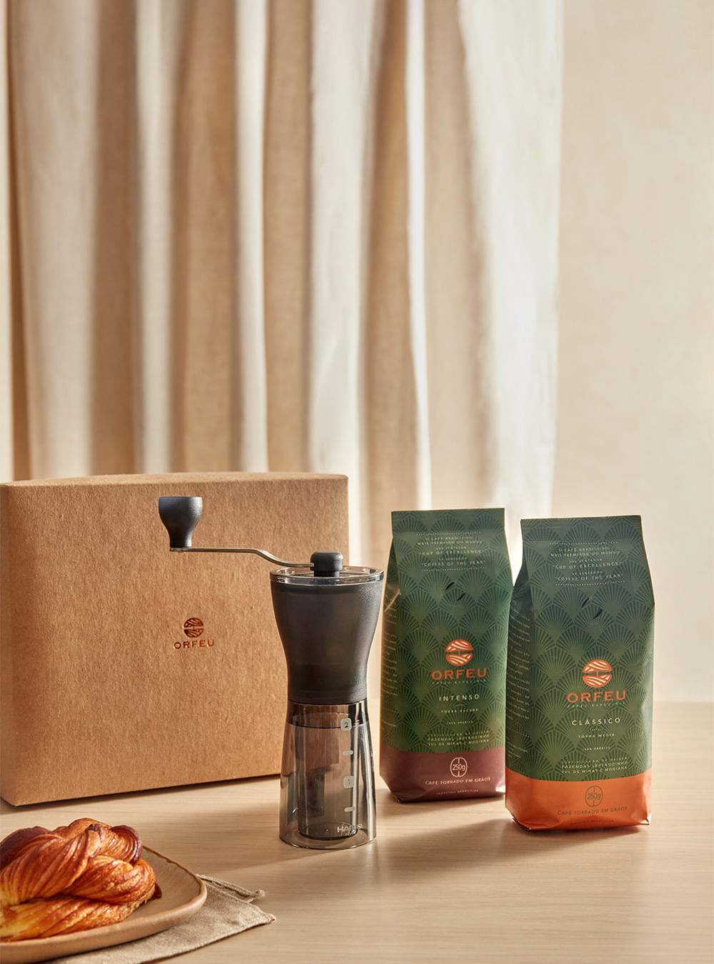 Kit Presente Café em Grãos e Moedor Manual Hario